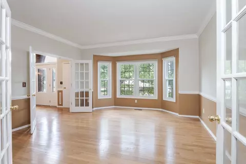 Living - 16 Barley Cir, Bloomington, IL 61704 photo 2 of 9