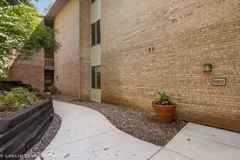 5902 Forest View Rd #1C, Lisle, IL 60532