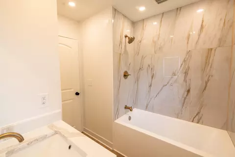 Bath - 1584 S 6th Ave, Kankakee, IL 60901 photo 1 of 2