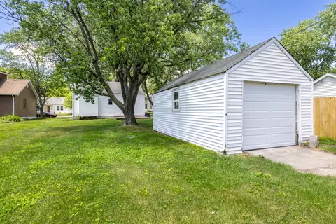 Exterior - 1584 S 6th Ave, Kankakee, IL 60901 photo 3 of 3