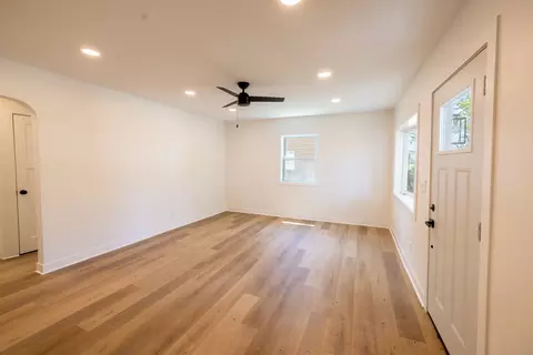 Living - 1584 S 6th Ave, Kankakee, IL 60901 photo 2 of 3