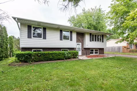 417 Garnett Ave, Winthrop Harbor, IL 60096