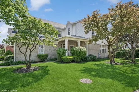 2408 Pinecrest Ln, Westchester, IL 60154