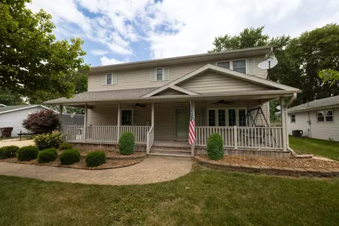 9477 E 3000n Rd E, Momence, IL 60954