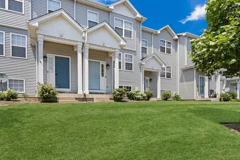 18 W Big Horn Dr, Hainesville, IL 60073