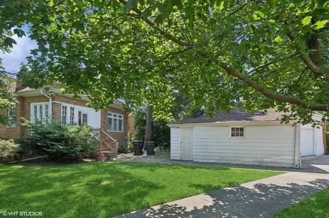 9402 Bennett Ave, Evanston, IL 60203 photo 3