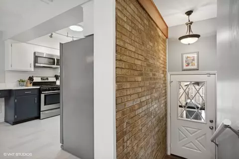 Entry Way - 422 Kipling Ct, Wheaton, IL 60187 photo 1 of 1