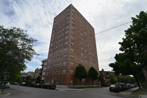 5400 S Harper Ave #1404, Chicago, IL 60615