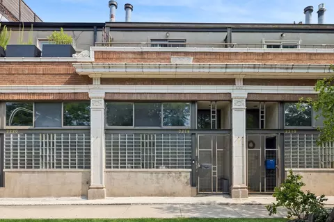 2218 W Potomac Ave, Chicago, IL 60622