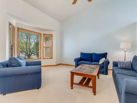 6914 Astoria Dr, Plainfield, IL 60586 photo 4