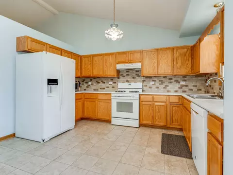 6914 Astoria Dr, Plainfield, IL 60586 photo 7