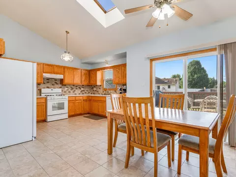 6914 Astoria Dr, Plainfield, IL 60586 photo 9