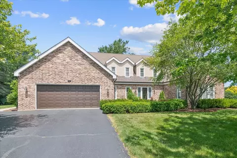 15 Old Barn Rd, Hawthorn Woods, IL 60047