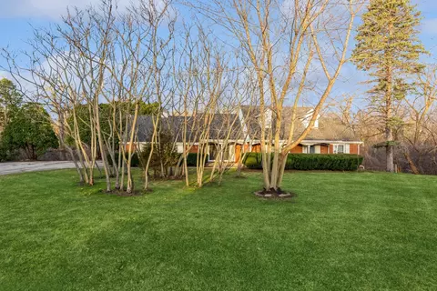 1701 Cass Ave, Libertyville, IL 60048