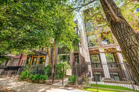 1131 W Addison St #3, Chicago, IL 60613