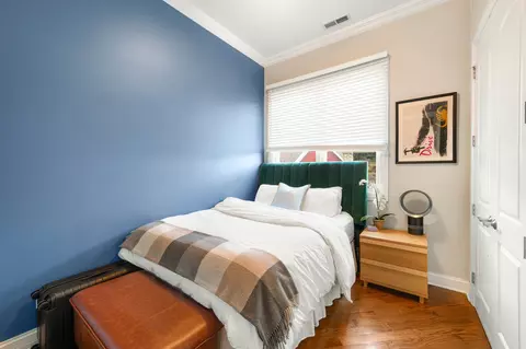 1131 W Addison St #3, Chicago, IL 60613 photo 6