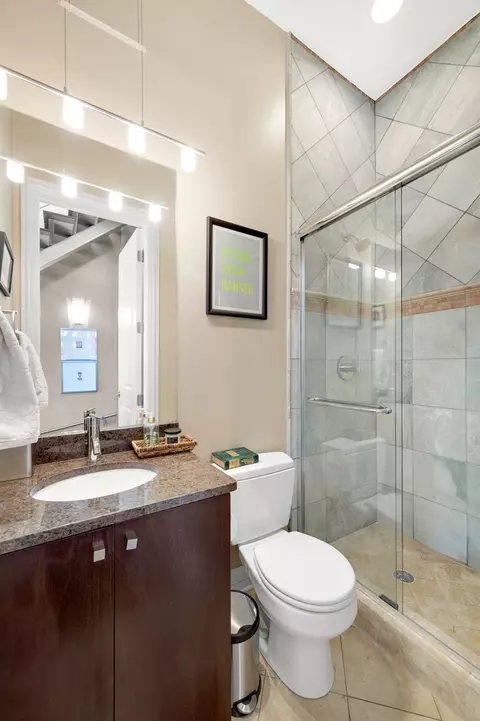 1131 W Addison St #3, Chicago, IL 60613 photo 11