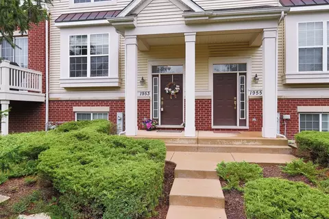 1953 Potomac Ct, Wheeling, IL 60090 photo 2