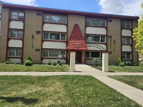 415 S Lombard Ave #203, Oak Park, IL 60302
