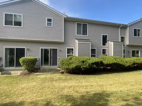 6921 Clearwater Dr, Plainfield, IL 60586 photo 2