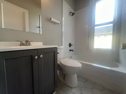 Bath - 907 E Washington St, Joliet, IL 60433 photo 1 of 2