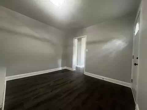 Living - 907 E Washington St, Joliet, IL 60433 photo 3 of 3