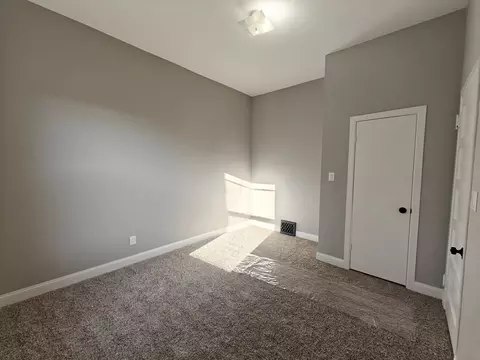 Bedroom - 907 E Washington St, Joliet, IL 60433 photo 4 of 4