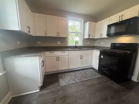 Kitchen - 907 E Washington St, Joliet, IL 60433 photo 2 of 2