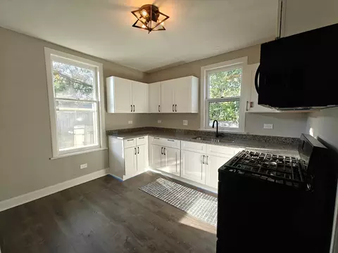 Kitchen - 907 E Washington St, Joliet, IL 60433 photo 1 of 2