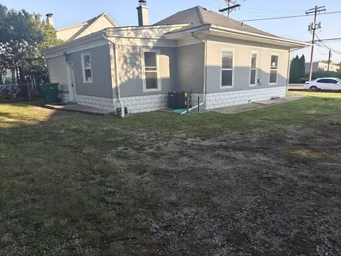 Exterior - 907 E Washington St, Joliet, IL 60433 photo 3 of 3