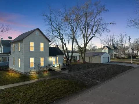 201 W Chestnut St, Fairbury, IL 61739