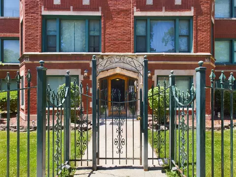 8000 S Phillips Ave #2N, Chicago, IL 60617