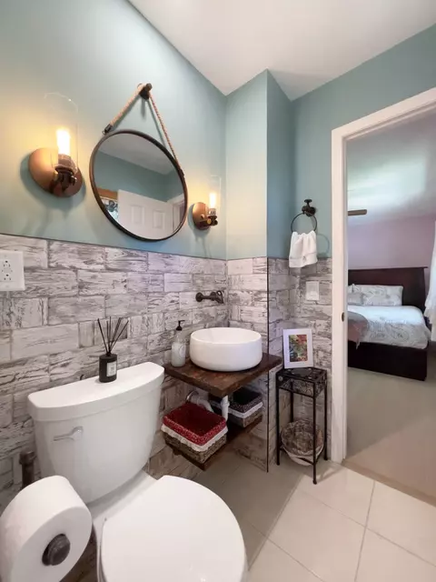 Bath - 508 E Highland Ave, Mount Prospect, IL 60056 photo 1 of 3