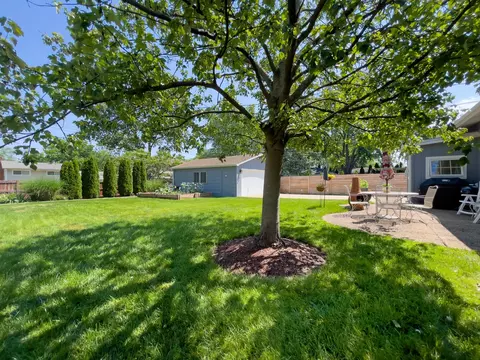 Exterior - 508 E Highland Ave, Mount Prospect, IL 60056 photo 4 of 6