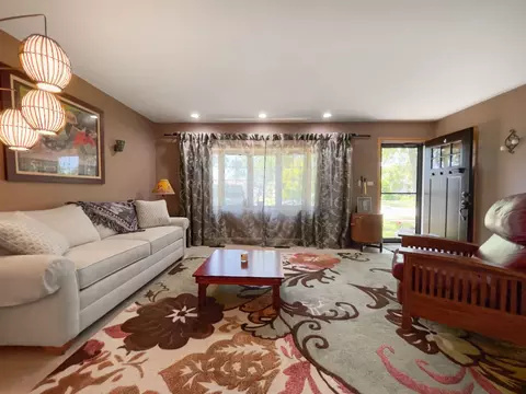 Living - 508 E Highland Ave, Mount Prospect, IL 60056 photo 1 of 3