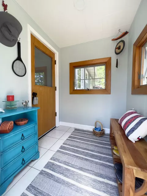 Entry Way - 508 E Highland Ave, Mount Prospect, IL 60056 photo 1 of 1