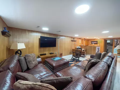 Living - 508 E Highland Ave, Mount Prospect, IL 60056 photo 3 of 3