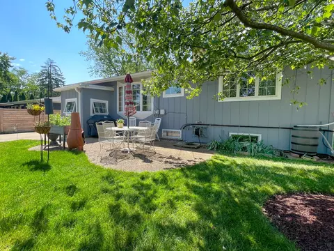 Exterior - 508 E Highland Ave, Mount Prospect, IL 60056 photo 5 of 6