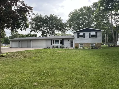 54 W Rickard Dr, Oswego, IL 60543