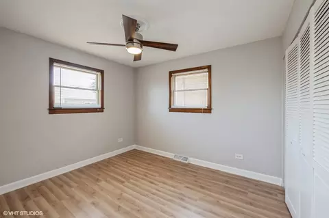 Bedroom - 4549 Warsaw Ave, Lyons, IL 60534 photo 5 of 6