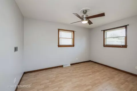 Bedroom - 4549 Warsaw Ave, Lyons, IL 60534 photo 1 of 6