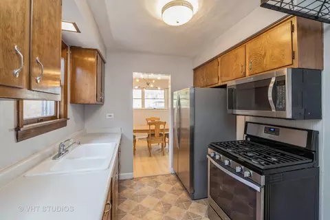 Kitchen - 4549 Warsaw Ave, Lyons, IL 60534 photo 2 of 2