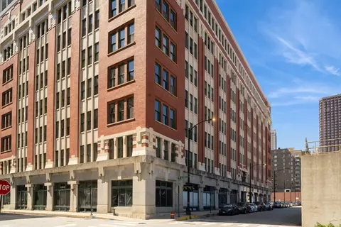 732 S Financial Pl #201, Chicago, IL 60605