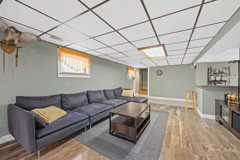 8209 S Oketo Ave, Bridgeview, IL 60455 | 37 Photos - Movoto