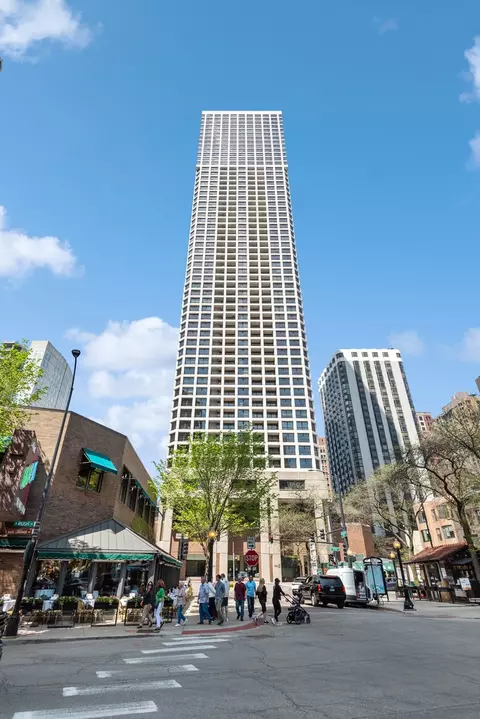 1030 N State St #20F, Chicago, IL 60610