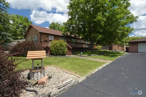 6 N609 Salina Ave, Saint Charles, IL 60174