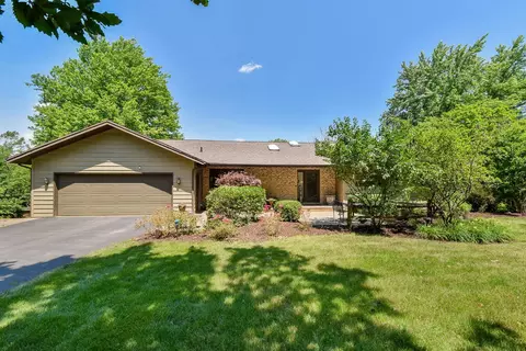 38 W644 Arrowmaker Pass, Elgin, IL 60124 photo 2