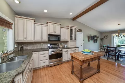 38 W644 Arrowmaker Pass, Elgin, IL 60124 photo 9