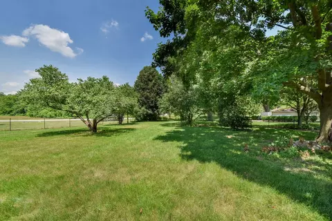38 W644 Arrowmaker Pass, Elgin, IL 60124 photo 30