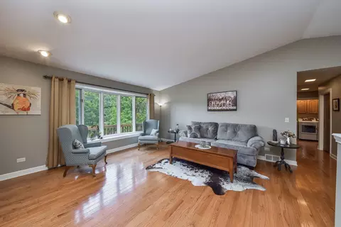 38 W644 Arrowmaker Pass, Elgin, IL 60124 photo 6